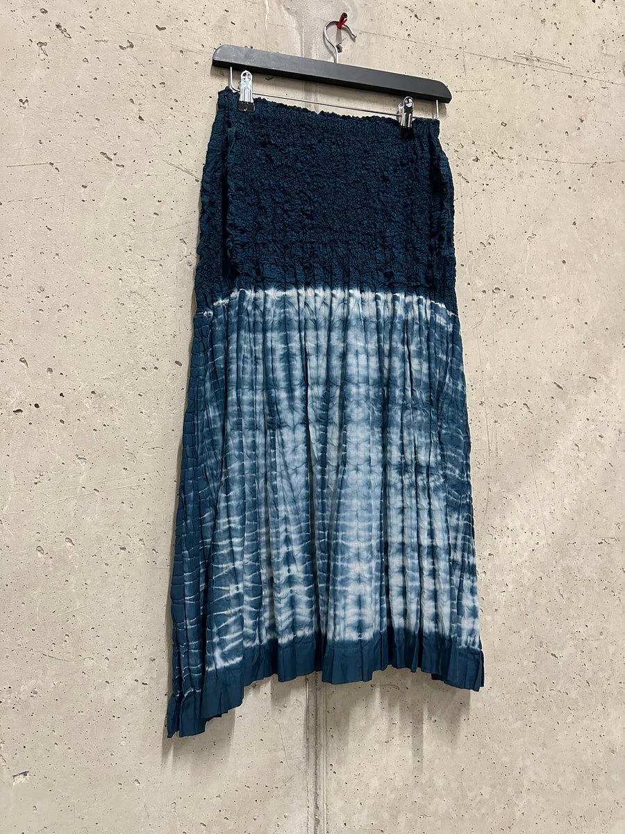 Issey Miyake 2000s Textured Blue Skirt (W24)